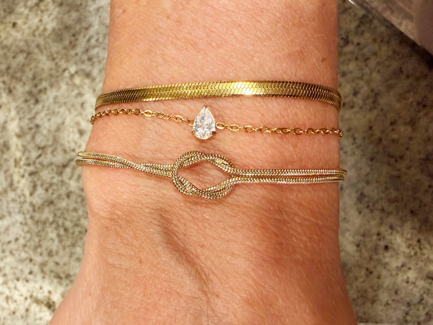 Noa Love Knot